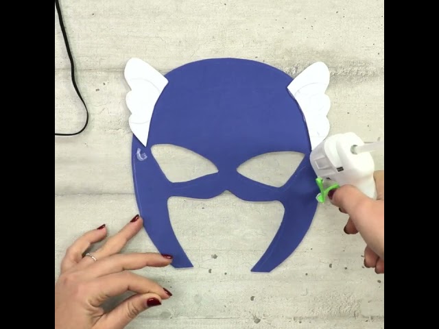 Vídeo relacionado con Rubies Máscara Capitán América Shallow para niños y niñas, Oficial de las películas de Avengers, máscara hecha en plástico con ajuste en velcro, ideal para halloween, navidad, carnaval y cumpleaños.