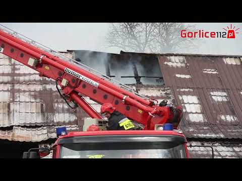 Gorlice112.pl - Pożar zabudowań gospodarczych w Zdyni. Uratowano inwentarz, jedna osoba w szpitalu!