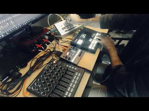 ACIDTAB - Brain Zap [Live] (Acid Techno Feat. Blackbox, Pyramid and TB-03)