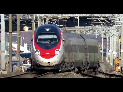 EC 319 in Brunnen - Zug Alpen Transitverkehr in Schwyz