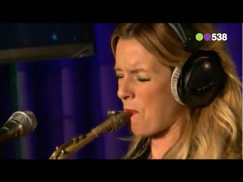 Candy Dulfer - What you do (live bij Evers Staat Op)