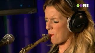Candy Dulfer - What you do (live bij Evers Staat Op)