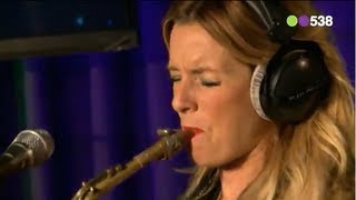 Candy Dulfer - What you do (live bij Evers Staat Op)