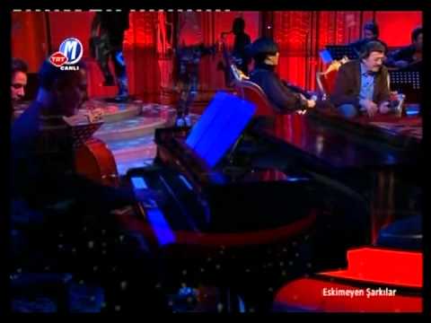 \"Alışmak Sevmekten Zor\" : Selami Şahin [Eskimeyen Şarkılar / TRTMüzik]