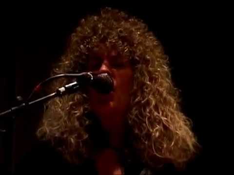 Comfortably Numb   Teresa Russell Live at the Savory (stereo)