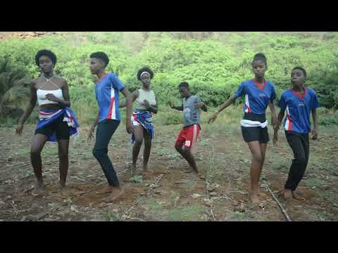 Grupo de dança Escola Raiz de Tambarina