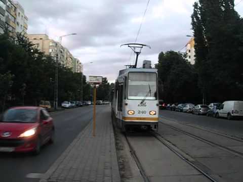 Tramvaiul V3A 93 M FAUR #240 efectuand statia Baia de Arama pe linia 56