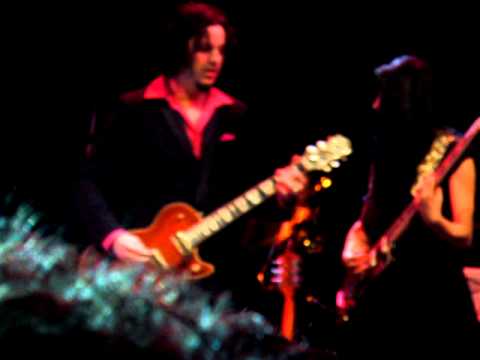 Wanda Jackson w/ Jack White "Fujiyama Mama"  Los Angeles, 1.23.11
