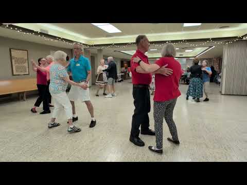 Bob Pyles cueing at  Singles & Doubles in St. Louis, MO 5/31/25.