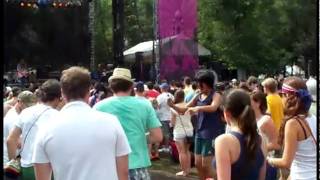 Lollapalooza 2011 - Dom - I Wonder (Live)