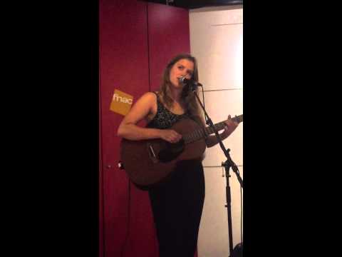 Maaike Ouboter- Dat ik je mis Live Acoustic @ FNAC Cafe Antwerpen 04.07.15