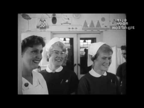 Dierendag 1951: geit bezoekt Juliana Kinderziekenhuis