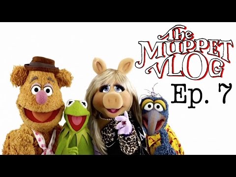 The Muppets (2015) Ep. 7: Pig’s in a Blackout - The Muppet Vlog