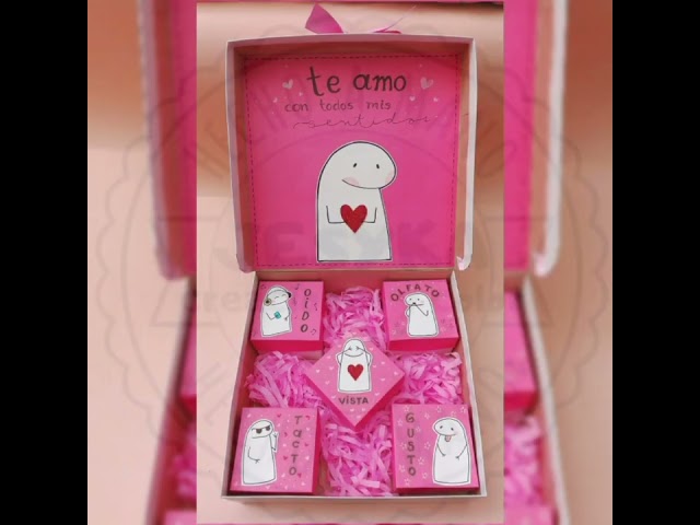 Vídeo relacionado con CYPBRANDS- Valencia, Set con Dos Bolígrafos, Estuche, Escritura, Caja Regalo, Color Blanco, Producto Oficial