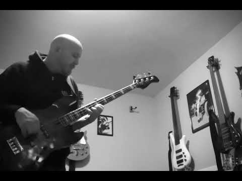 Sire V9 Marcus Miller bass