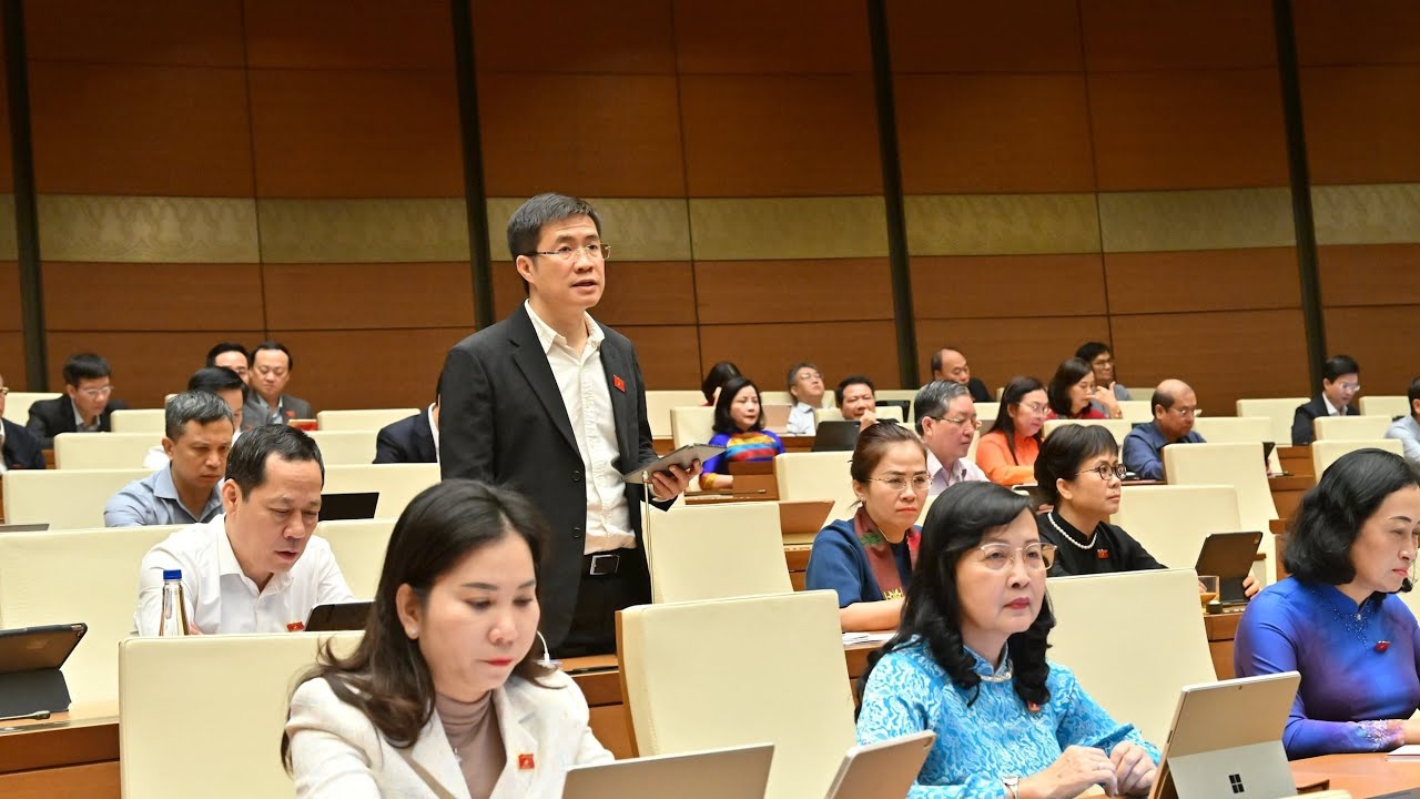 ĐB Hoàng Minh Hiếu: Phát triển khoa học xã hội để bảo đảm phát triển bền vững đất nước