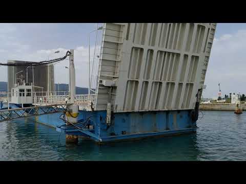 Podul Mobil de acces către Lefkada