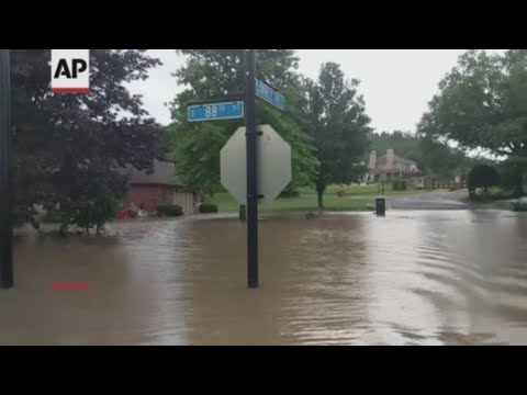 Thousands of residents along the Arkansas-Oklahoma border have been impacted by widespread flooding along the swollen Arkansas River. (May 29)