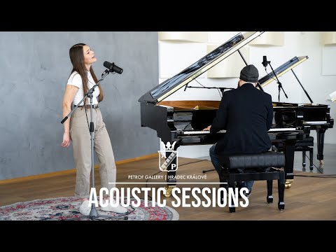 Kateřina Marie Tichá - V Paříži | PETROF Acoustic Sessions | LIVE