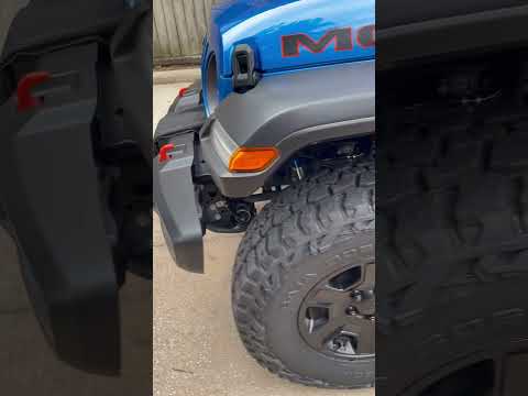 Pizza Cutter Tires on Jeep Mojave. 35” - 255/85/R17.  Mickey Thompson Baja Boss AT