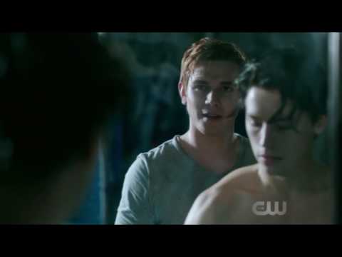Riverdale 1x07 - Archie Finds Out Jughead is Homeless