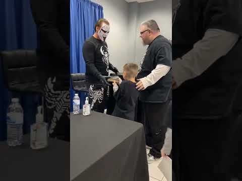 The Smiths meet Christian wrestler, Sting!