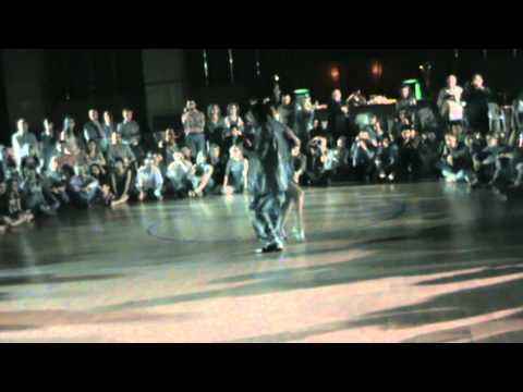  Juana Sepulveda  and  Mariano Frumboli  are  dancing  to  the  tango  "  Quedemonos Aqui  "