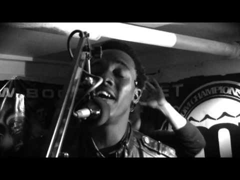 Romain Virgo LIVE Dub Session @ BOOMSTATION [Official HD]
