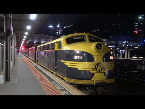 SENSATIONAL STREAMLINER DIESEL LOCOS - 12 different streamliners leading train in Victoria