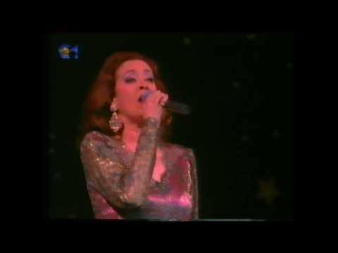 Simone de Oliveira - Abertura de "Passa por mim no Rossio" 1992