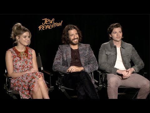 Jesus Revolution: Joel Courtney, Jonathan Roumie & Anna Grace Barlow