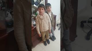 ילדים אומרים מזמור לתודה אליה ומיכאל בני 8 ו 10 (הרב אברהם מלמד) - התמונה מוצגת ישירות מתוך אתר האינטרנט יוטיוב. זכויות היוצרים בתמונה שייכות ליוצרה. קישור קרדיט למקור התוכן נמצא בתוך דף הסרטון