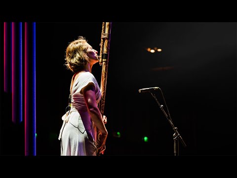 Fujara a koncovka v úžasnom novom šate  | Veronika Vitazkova & Diana Macalova | TEDxBratislava