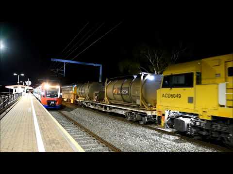 4000 RailCar photobombs Aurizon 4AP1 6022 ACD6049 at Greenfileds plus a night shot at Two Wells