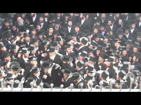 satmar rebbe with 2000 chasidim in meron 2013