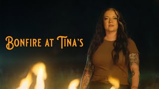 Musik-Video-Miniaturansicht zu Bonfire At Tina's Songtext von Ashley McBryde & Caylee Hammack & Brandy Clark & Pillbox Pat