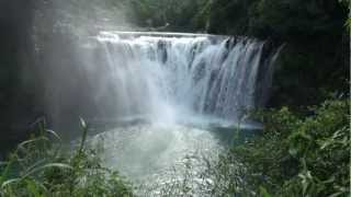 preview picture of video 'Shifen Waterfall (十分瀑布), Pingxi, Taiwan, 05/18/2011'