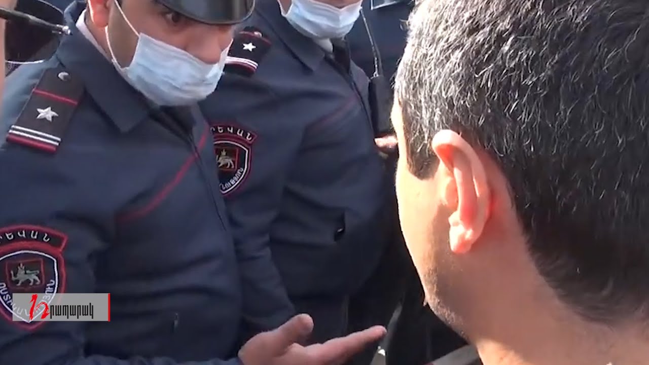 Լարված իրավիճակ Ծիծեռնակաբերդի ճանապարհին, քաղաքացիներին արգելում են բարձրանալ ու հարգանքի տուրք մատուցել