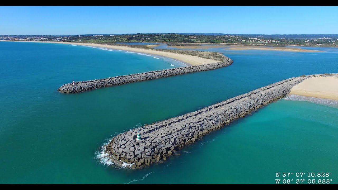 See the aerial panoramas of Ria de Alvor Nature Reserve.