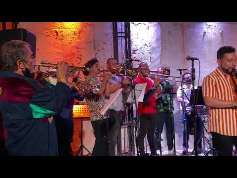 Porro el Barrilete Ramon Benitez (Bombardino de oro) Carlos Piña (Clarinete)