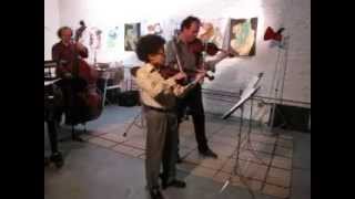 El Violin Latino performs La Mulata Rumbera Feat. Ysai Huebner