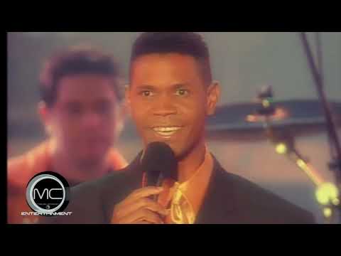 El General "Rica y apretadita" y "Pechito con Pechito, Cadera con Cadera" Fiesta de Año Nuevo 2004