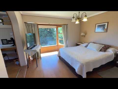 CASA  EN VENTA EN EL BARRIO MELIPAL SAN CARLOS DE BARILOCHE CON VISTA AL LAGO