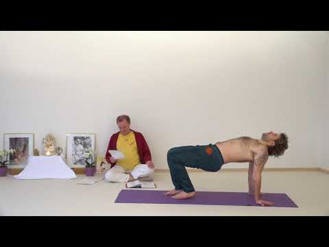 1183 Prapada Ardha Purvottanasana