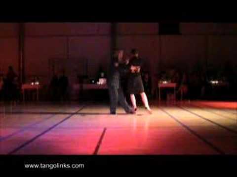  Andrea Misse  and  Javier Rodriguez  are  dancing  to  the  tango  "  Arrabal  "