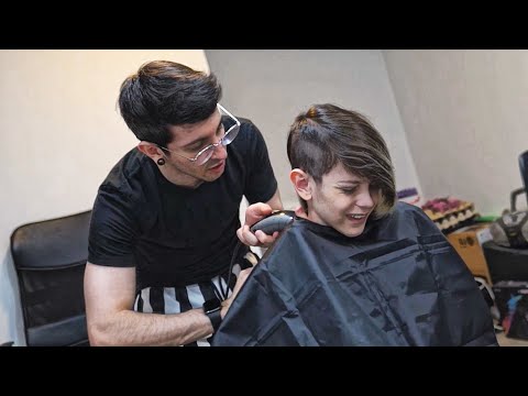 CORTANDOLE EL PELO A MI HERMANITO #3 | Robleis