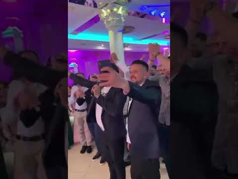 Nikoll Berisha, atmosfera me Publikun