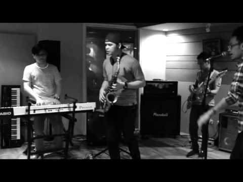 Locked Out on the Moon (Bruno Mars - The Police Medley Cover) by Damzky