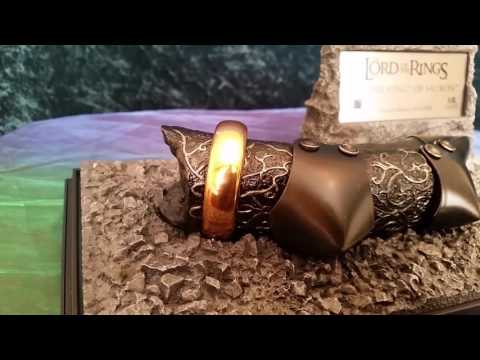 The One Ring of Sauron (with Glowing Elvish Script) - The Lord of the Rings Master Replicas (HD)