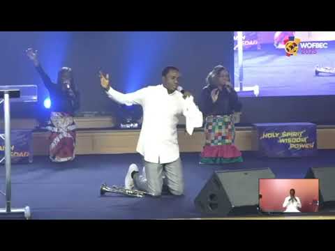 Nathaniel Bassey :: Here on our knees we worship #gospelmusic  #worshipmusic
